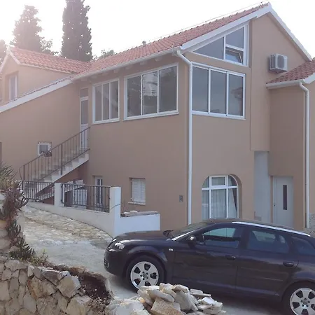 Sutivan Apartments * Sutivan