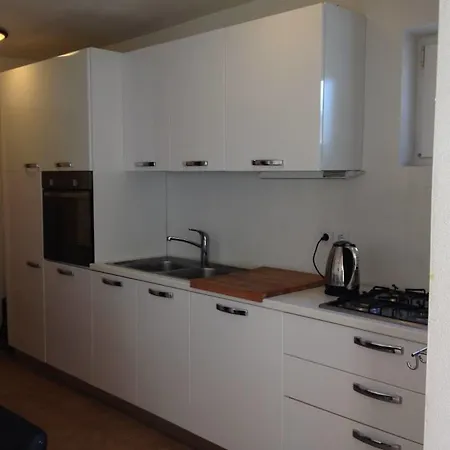 Sutivan Apartments