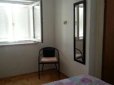 Sutivan Apartments